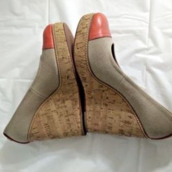 Tory Burch Beige Tan Orange Sole Cap Toe  10.5 - Picture 6 of 8